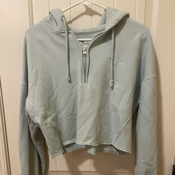 hollister cropped hoodie! - Picture 1 of 4